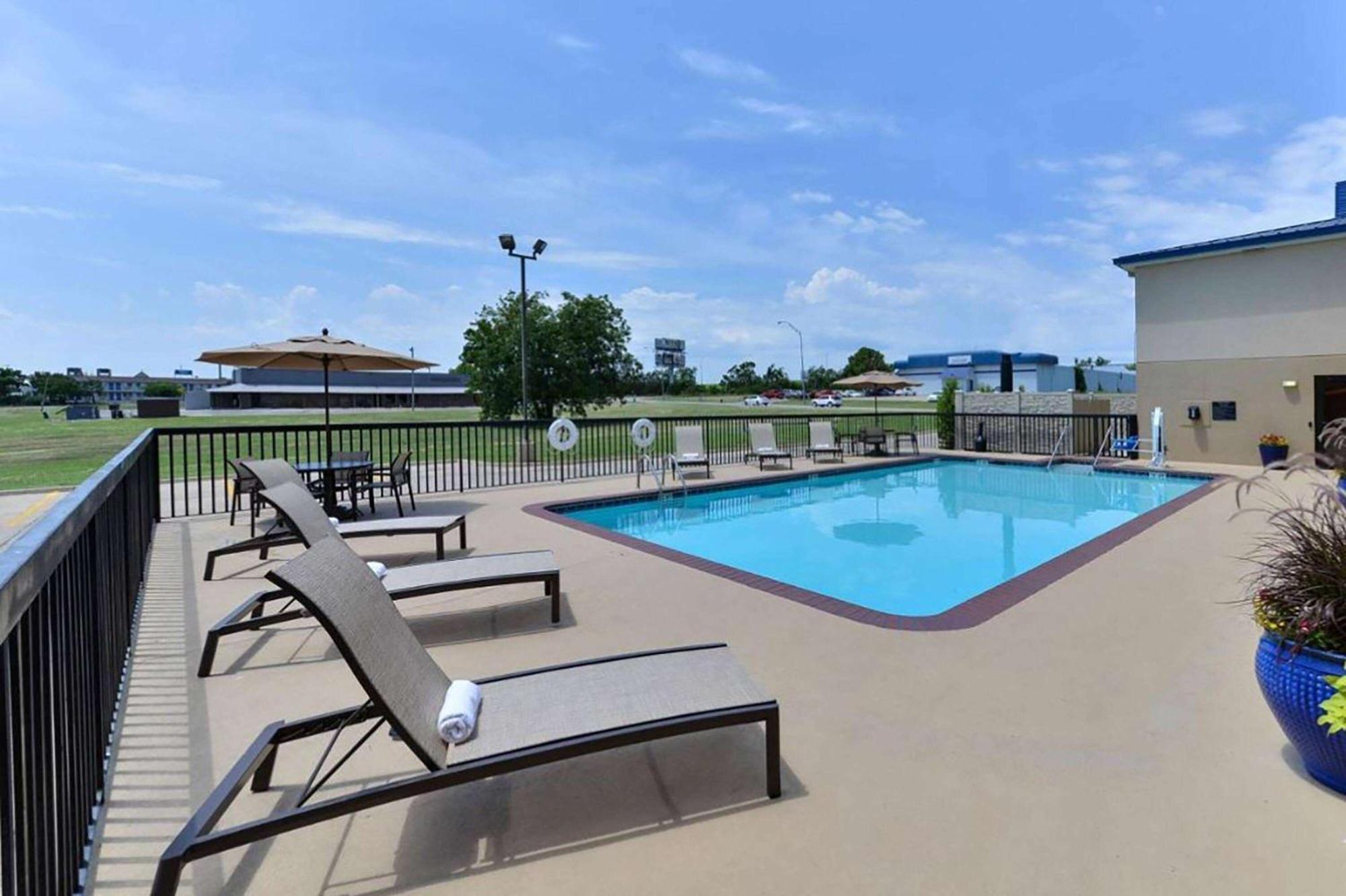 Baymont By Wyndham Ardmore I-35 Exterior foto